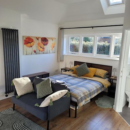 The Annexe At Albourne Villa Exterior photo