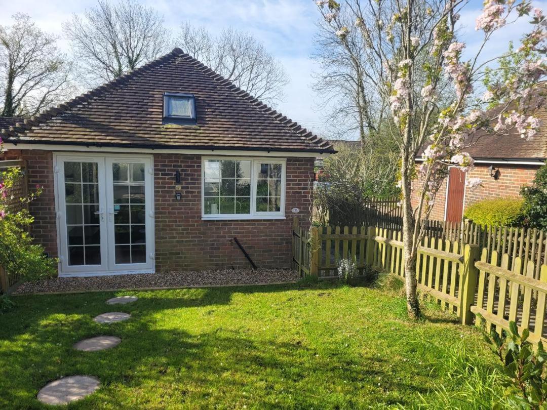 The Annexe At Albourne Villa Exterior photo